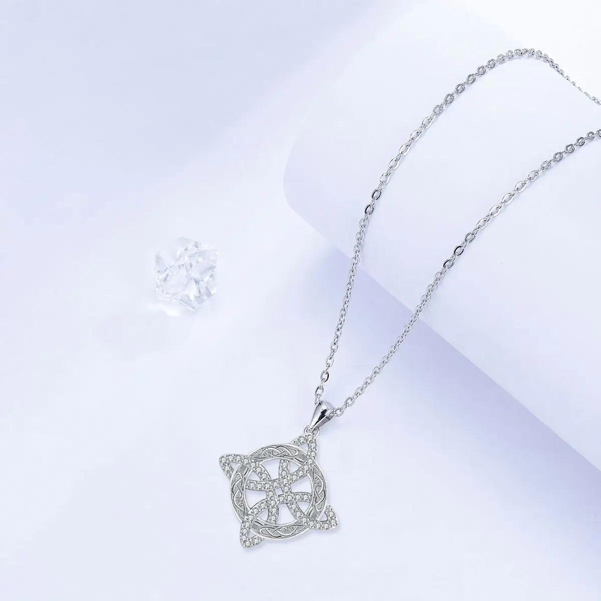 WitchKnot Necklace